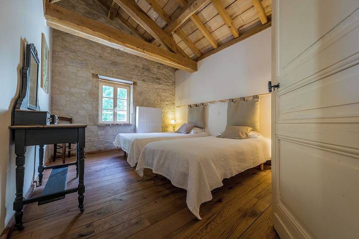 Location de vacances pour 8 personnes, avec terrasse et jardin à Tour-de-Faure - 2