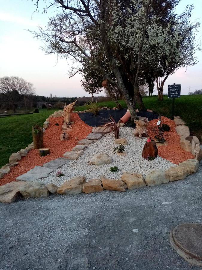 Location de vacances pour 2 personnes, avec jardin ainsi que terrasse et vue à Écommoy - 4