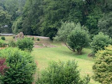 Cottage pour 8 personnes, avec vue ainsi que jardin et piscine, adapté aux familles à Saint-Léonard-des-Bois