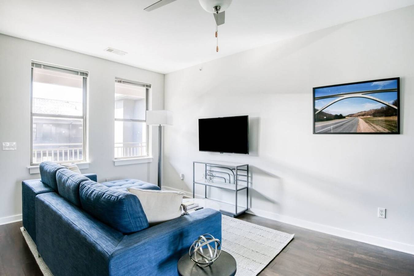 Entire apartment, Two Cozysuites Chic Condo with parking in Nashville, Tennessee