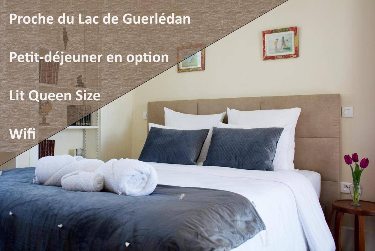 Double Room with Lake View in Caurel, Région de Guingamp