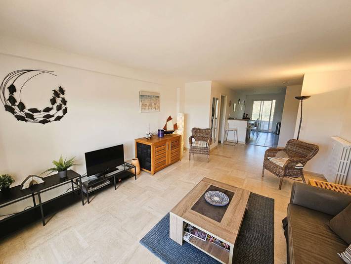 Apartamento vacacional entero, Apartamento de vacaciones para 5 personas con balcón in Sanary-sur-Mer, Costa mediterránea (Francia)