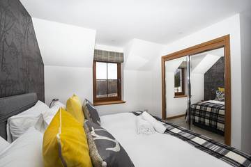 Glamping for 4 People in Fort William, Loch Eil, Photo 2