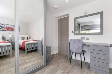 Apartment for 6 People in Reading, North Wessex Downs, Photo 4