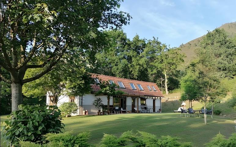 Huis in Cangas de Onís in Cangas de Onís, Cornisa Cantábrica (Spanje)