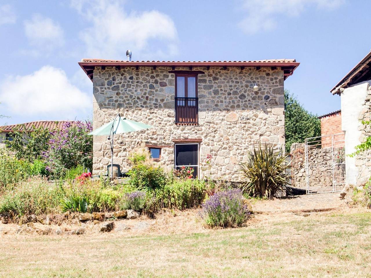 Comfortable and cozy country house in a charming setting. in Pantón, Lugo Provins