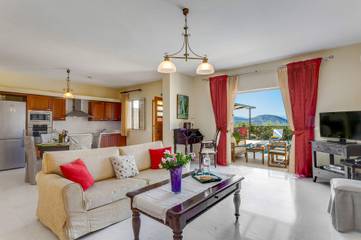 Villa for 4 People in Ίστρον, North Crete, Photo 3