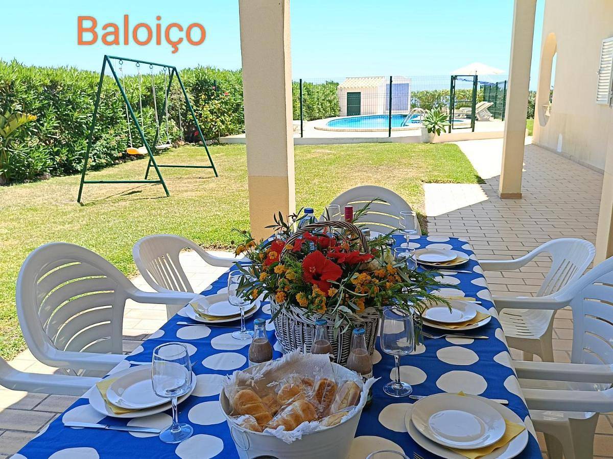 Casa das Oliveiras - piscina privada, jardim, perto da praia in Moncarapacho, Ria Formosa