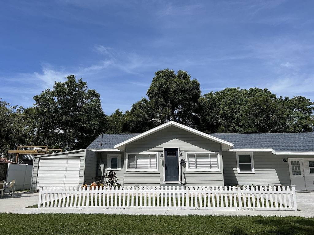 Terrific Value. Location, comfort, great price! All you need in Mount Dora, Lake County