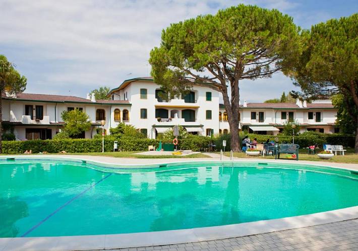 Appartamento vacanze per 4 persone, con balcone e piscina nonché giardino, con animali domestici - 1