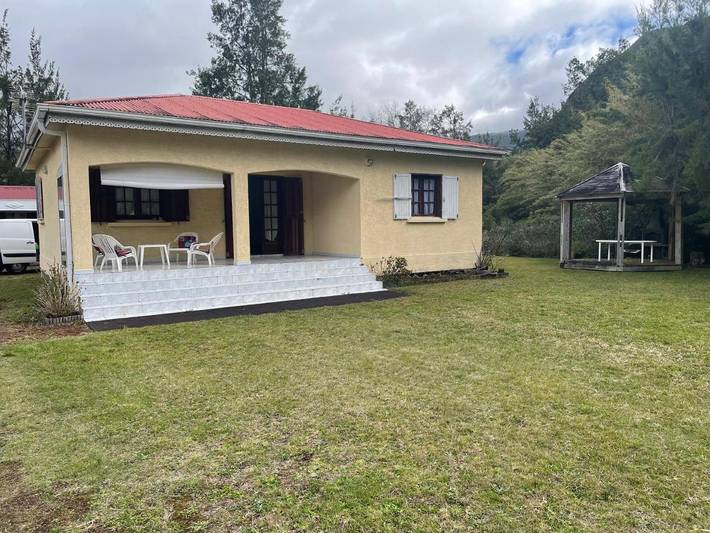 Location de vacances pour 6 personnes, avec jardin et terrasse à La Plaine-des-Palmistes