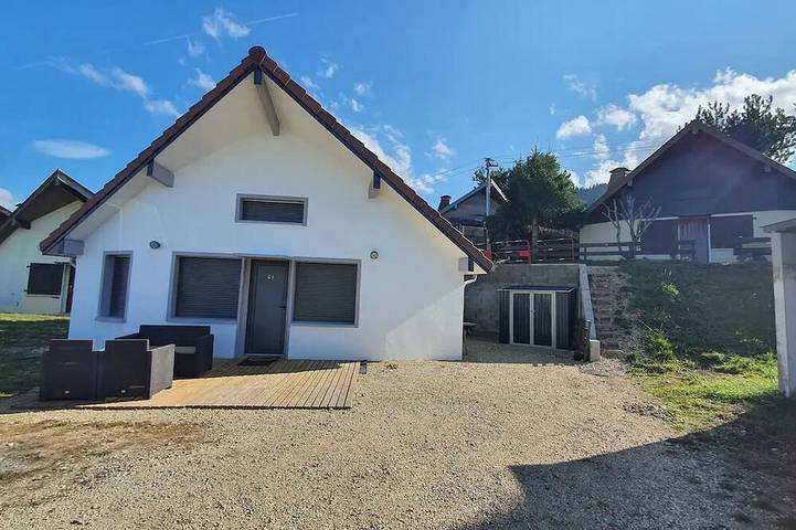 Chalet pour 8 personnes, avec terrasse ainsi que jardin et sauna - 1
