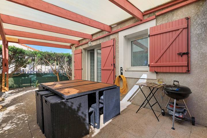Le patio du soleil: piscina, tennis, aria condizionata in Vic-la-Gardiole, Costa mediterranea (Francia)