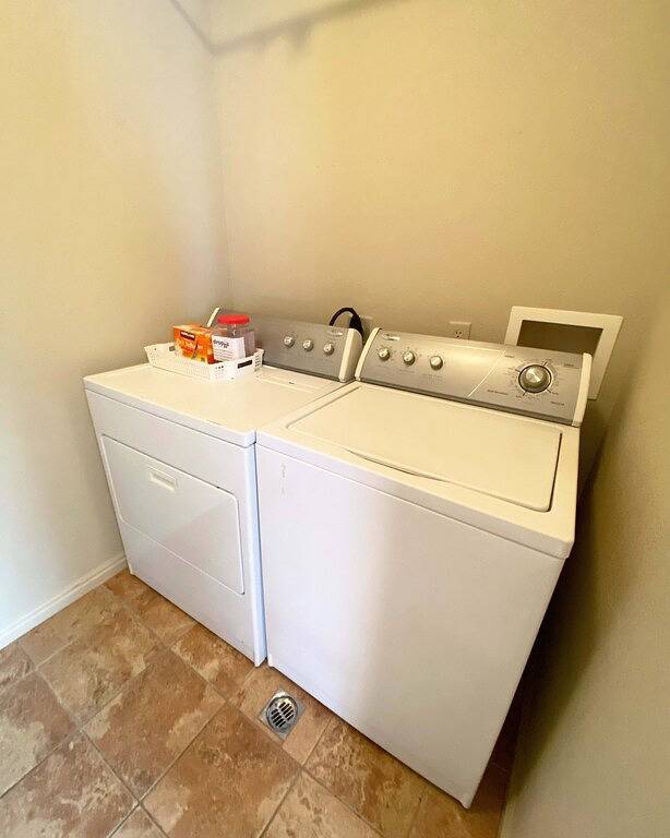 Ganze Wohnung, Spacious Townhome in Kanab! Near Zion, Bryce, and more! Pool and Hot Tub. Sleeps 8! in Kanab, Grand Staircase Escalante National Monument