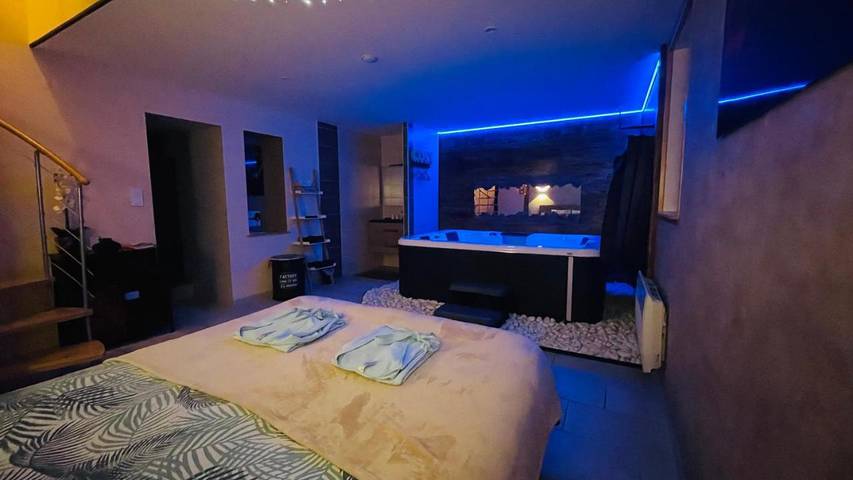 Gîte pour 2 personnes, avec Jacuzzi ainsi que Terrasse et Sauna dans Cemboing