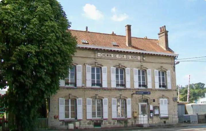 Gîte pour 2 personnes, avec jacuzzi et balcon dans Gare De Montataire