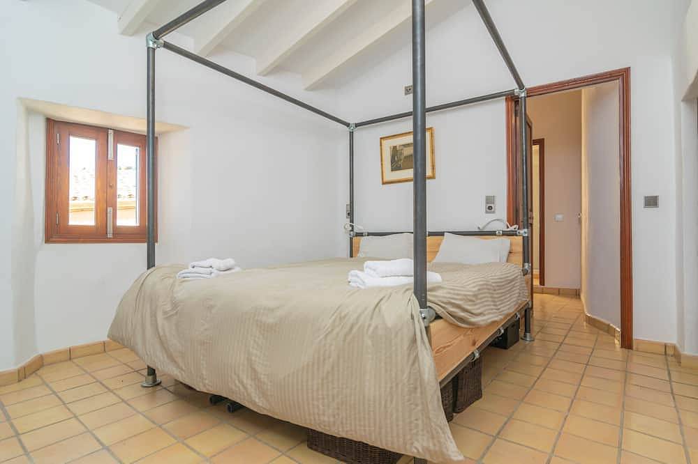 Casa Phoenix Iv - Adults Only - Fantastic village house - Free wifi in Andratx, West Majorca