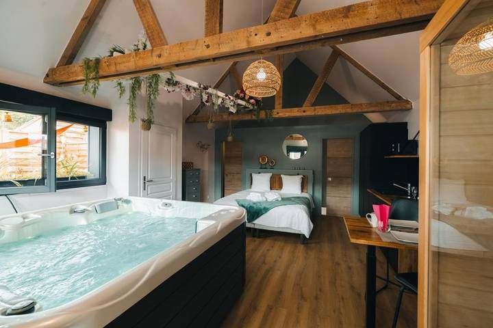 Gîte pour 2 personnes, avec jacuzzi et terrasse ainsi que sauna et jardin à Samer - 4