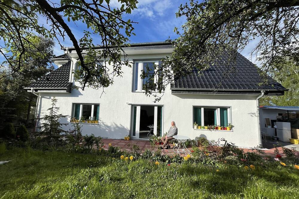 Ganze Wohnung, 90 m2 family apartment in a new villa 16km from Berlin center with up to 3 beds in Ahrensfelde, Barnimerland Region