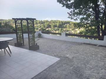 Gîte pour 4 personnes, avec jardin ainsi que vue et terrasse, animaux acceptés à Peypin