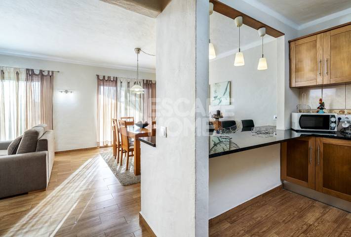 Location de vacances pour 6 personnes, avec bassin pour enfant et balcon à Porches - 3