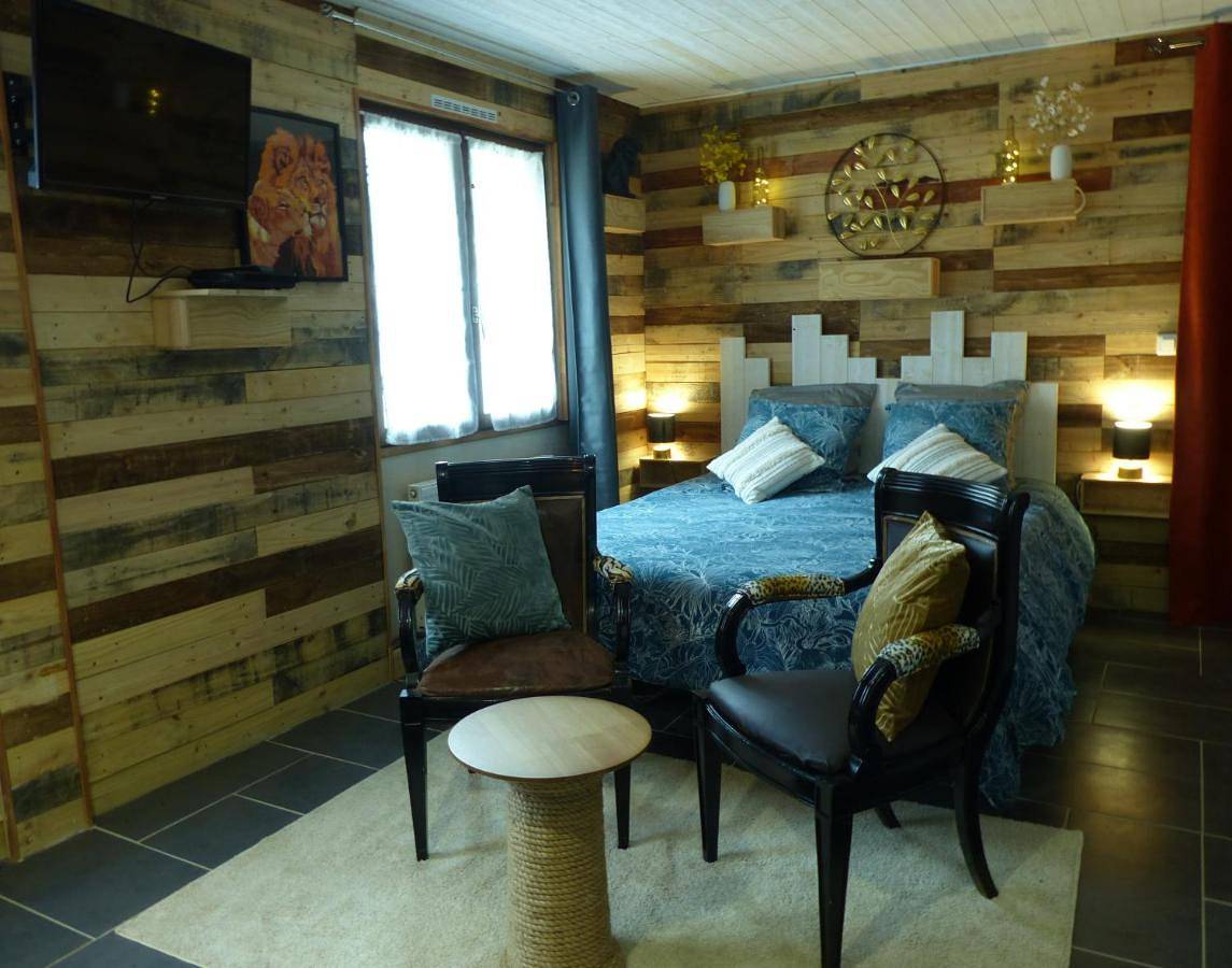 Appartement entier, One-Bedroom Apartment in Chablis, Région d'Auxerre
