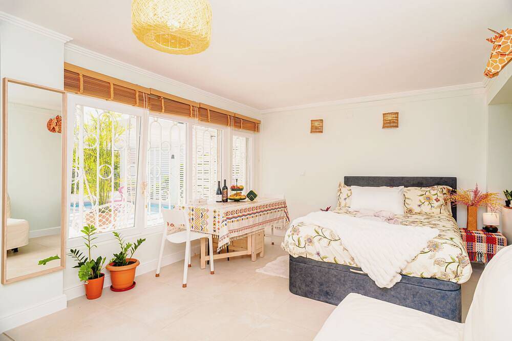 2 Private Pools, Ocean-View, Beach, Nintendo & Bbq in Parede, Carcavelos e Parede