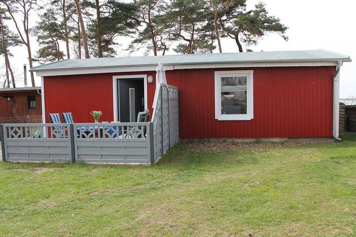 Bungalow für 4 Personen, mit Balkon/Terrasse und Terrasse sowie Garten am Salzhaff