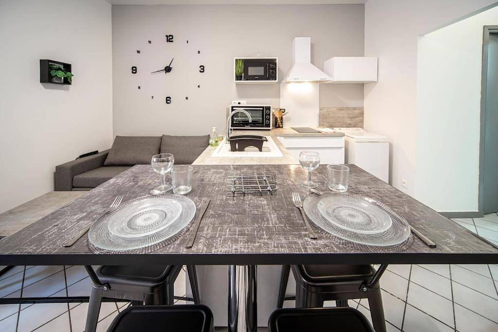 Appartement entier, One-Bedroom Apartment in Chalon-sur-Saône, Région de Chalon-sur-Saône