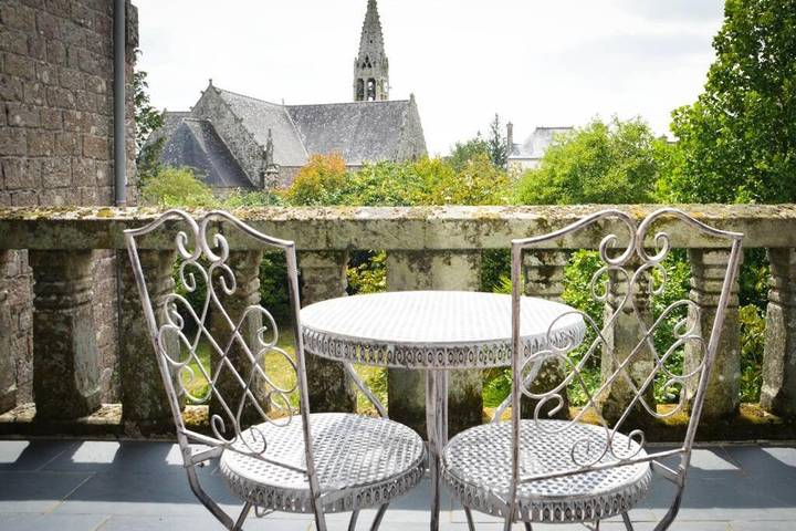 Location de vacances pour 18 personnes, avec jardin et vue ainsi que piscine et balcon à Langoëlan - 4