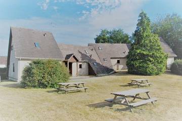 Gîte pour 4 personnes, avec jardin à Anzême