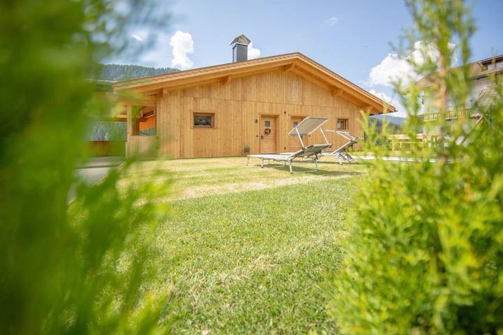 Ferienwohnung für 7 Personen, mit Ausblick und Garten, kinderfreundlich