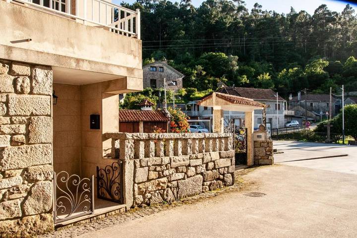 Location de vacances pour 9 personnes, avec jardin et vue à Tomiño - 2