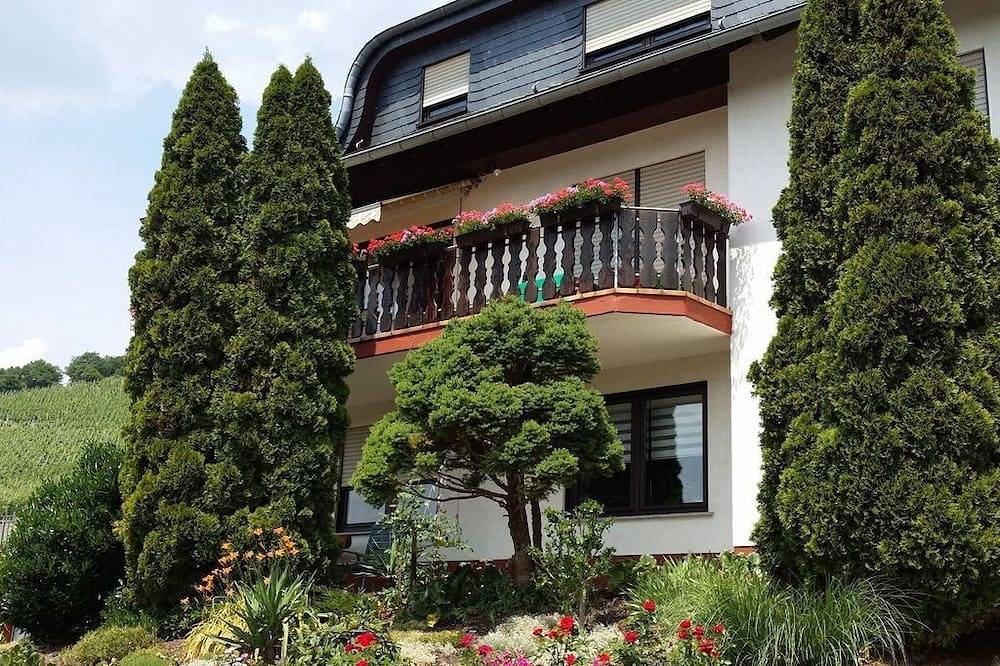 Ganze Wohnung, Ferienwohnung Saarblick - Ferienwohnung in Ockfen, Landkreis Trier-Saarburg