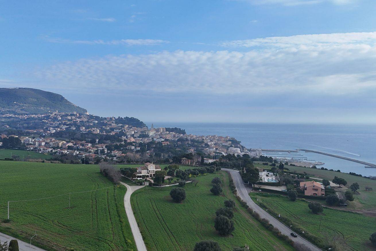 Apartamento entero, N284 - Numana, two-room apartment with terrace overlooking the sea in Numana, Riviera del Conero