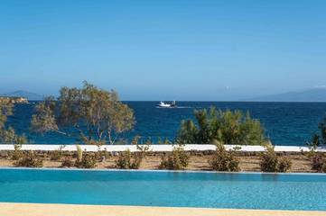 Villa pour 7 personnes, avec vue ainsi que piscine et jardin dans Paros