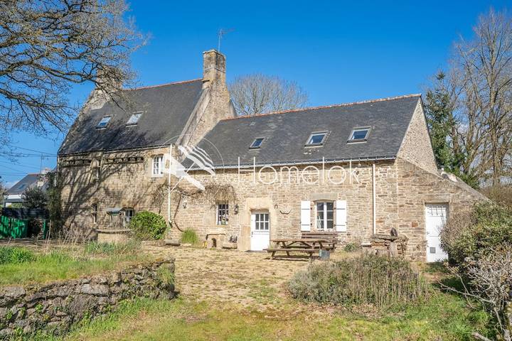 Maison de vacances pour 8 personnes, avec terrasse et jardin, adapté aux familles à Inzinzac-Lochrist