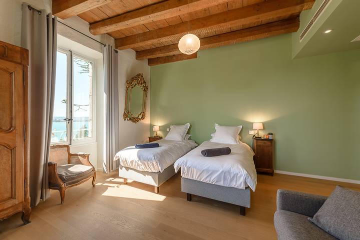 Villa pour 21 personnes, avec jardin et vue sur le lac sur le Lac d'Annecy - 3