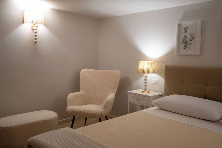 Romantic Villa with Woodland on the Wine Route in Chiusano di San Domenico, Avellino Provinz