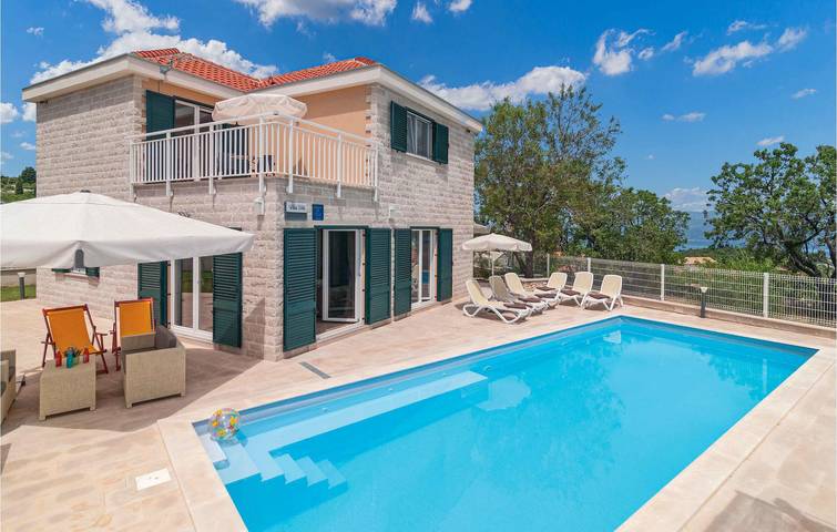Comfortable 2-Bedroom Apartment with Pool and Terrace in Škrip, Brac