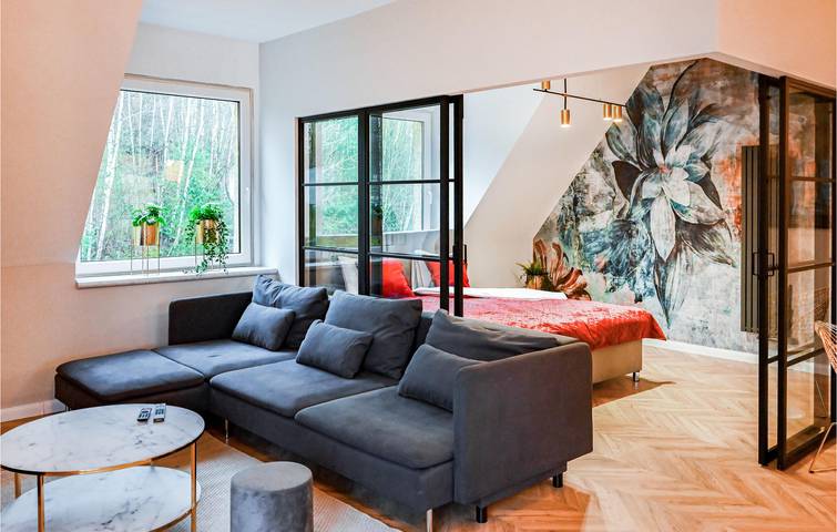 Apartament wakacyjny dla 8 osób, z widok na jezioro i taras w Stężyca