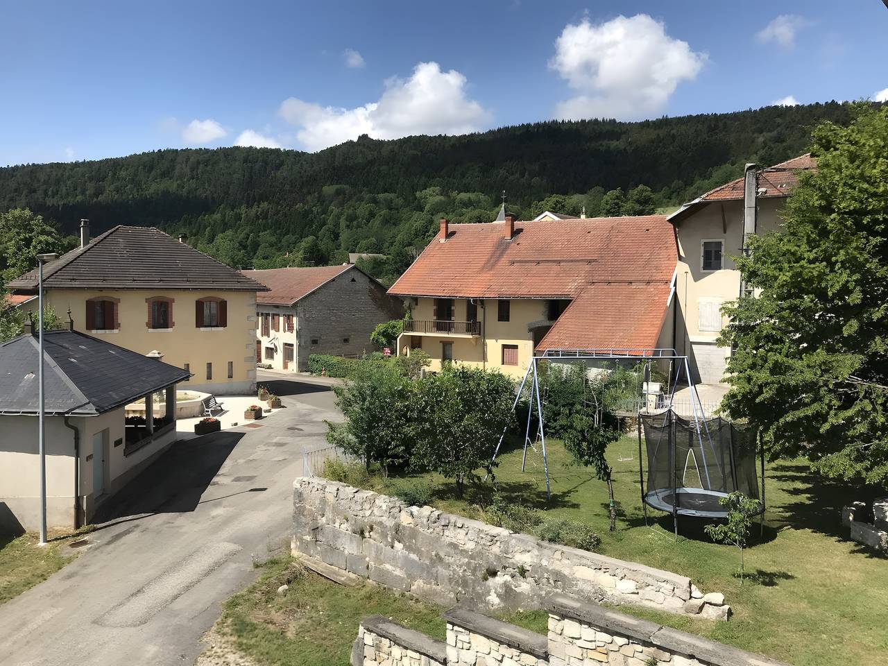 Maison De Vacances pour 5 Personnes dans Ruffieu, Jura Francais