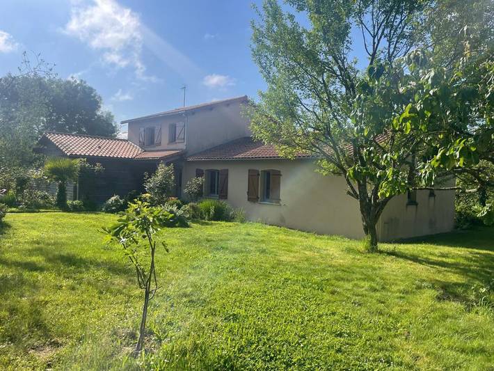 Gîte pour 7 personnes, avec terrasse ainsi que vue et jardin, animaux acceptés à Mauléon - 3
