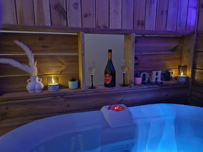 Location de vacances pour 4 personnes, avec terrasse et vue à Cabrières-d'Aigues - 2