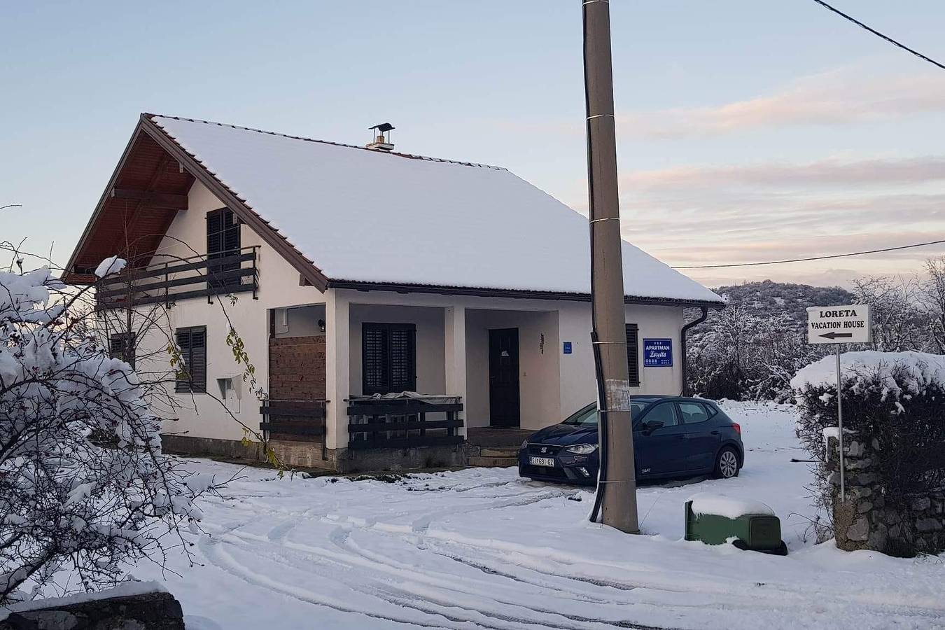 Ganze Wohnung, 3-Zimmer-Ferienwohnung mit Terrasse Lovinac, Velebit A-21748-a in Lovinac, Naturpark Velebit