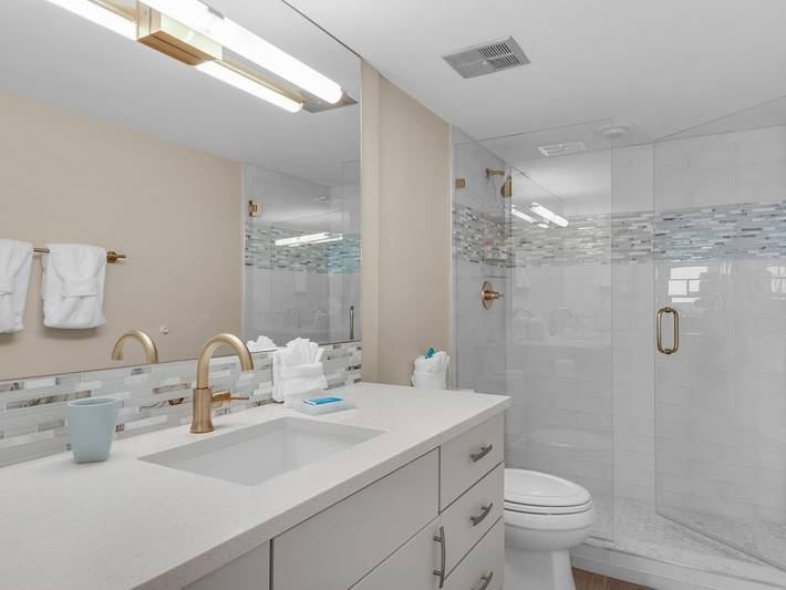 Beach rental for 6 people, with pool and balcony in Miramar Beach