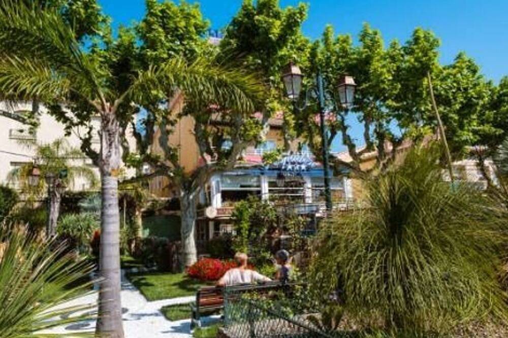 Entire apartment, Apartment Le Lavandou, 1 bedroom, 4 persons in Le Lavandou, Toulon region