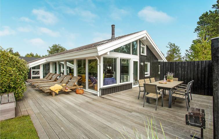 Ferienhaus für 10 Personen, mit Whirlpool und Terrasse sowie Sauna in Bratten