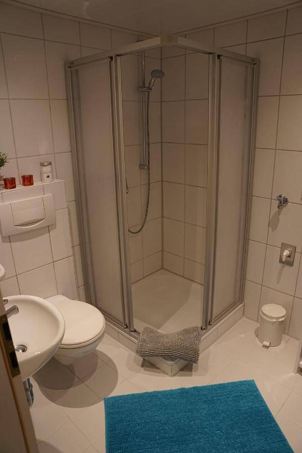 Ganze Ferienwohnung, Double Room with Private Bathroom in Hemmoor, Cuxland