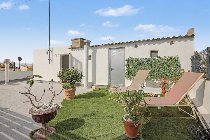 Entire apartment, Apartment 'Lo Raco Del Delta' with Private Terrace, Wi-Fi and Air Conditioning in Sant Jaume d'Enveja, Delta de l'Ebre